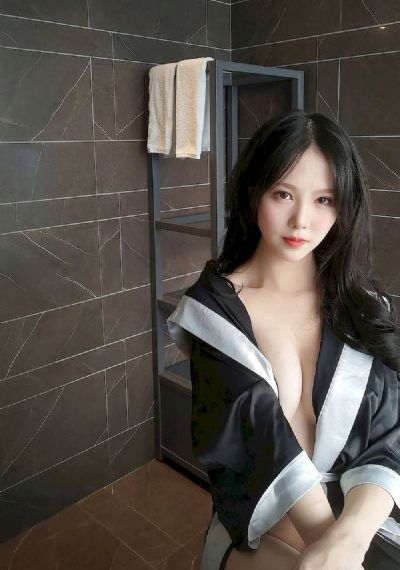 麻麻趴跪着掀裙子黑人调教_BD免费高清观看