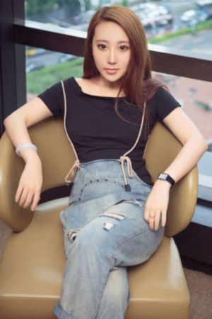 亚洲AV日韩AV男女三女人_高清版完整版未删减