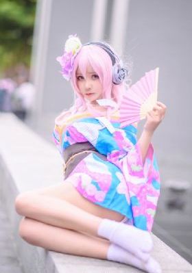 抱宝宝时宝宝头撞大人肩膀_蓝光在线观看